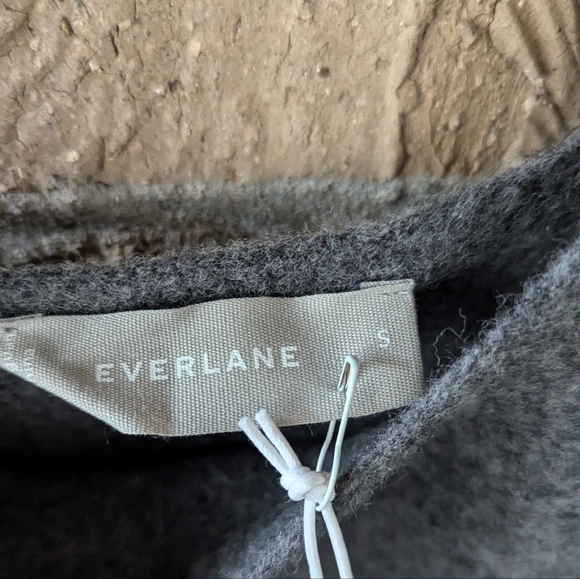 NWT Everlane The Cozy Stretch Tank Top Wool Yak Hair Blend Small Gray - Picture 5 of 8